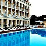 Palace Del Mar Hotel