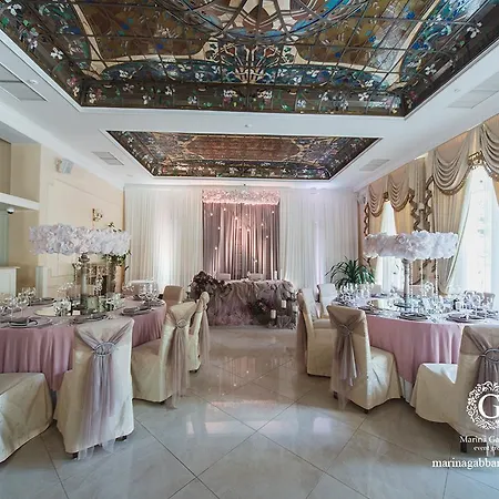 Palace Del Mar Hotel