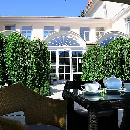 Palace Del Mar