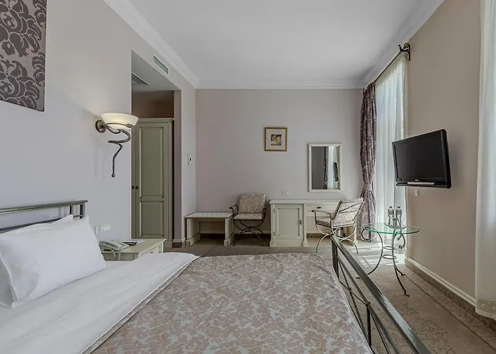 Palace Del Mar Odessza