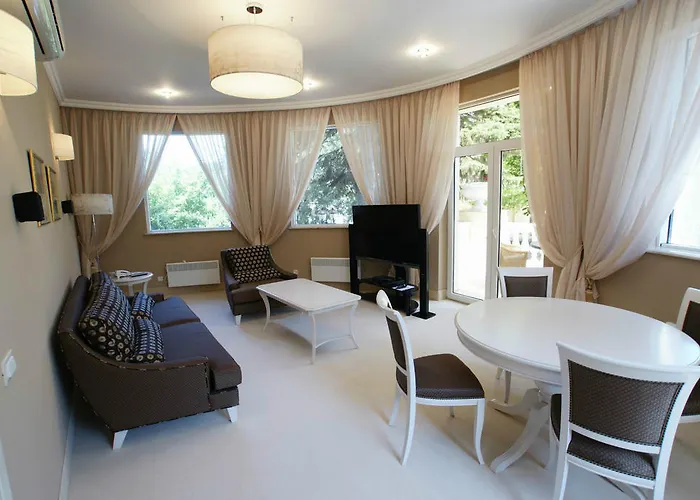 Palace Del Mar Szálloda 5*