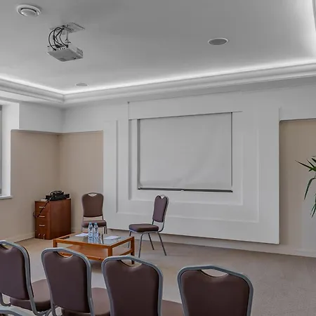 Palace Del Mar מלון