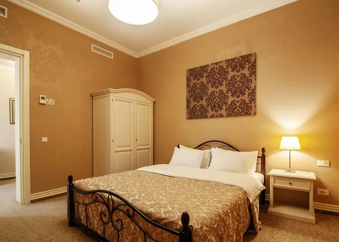 Palace Del Mar מלון